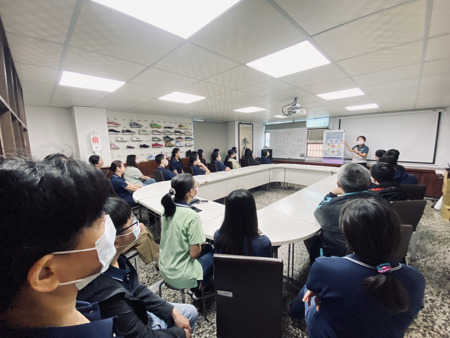 115年4月27日職場保健宣導照片1