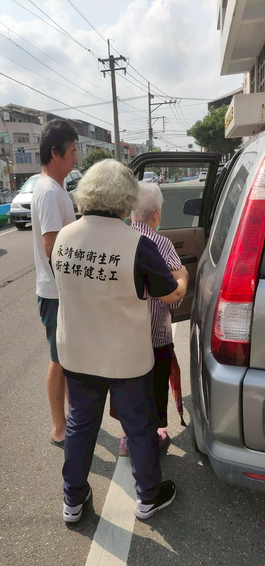 114年5月8日志工門診服務照片3
